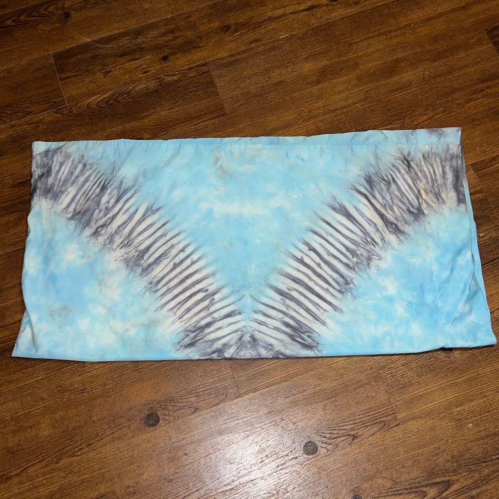 Croft & Barrow King Size Blue & Gray Tie-Dye Cotton Pillowcases - Picture 2 of 8